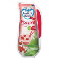 Для всей семьи Йогурт Клубника 2,5% 450г